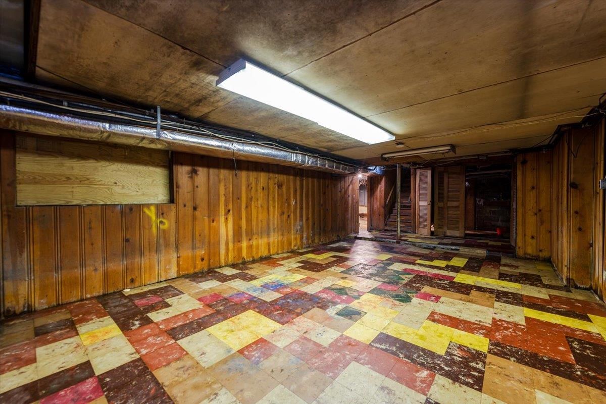 Interior, Wooden Walls