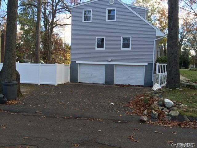 Attached, Exterior, Facade, Raised Ranch