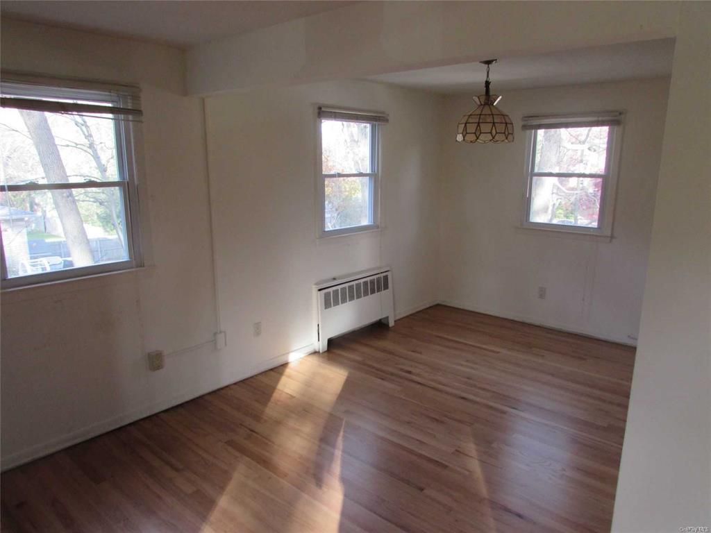 Empty room, Interior, Pendant Lights, Wood Texture Flooring