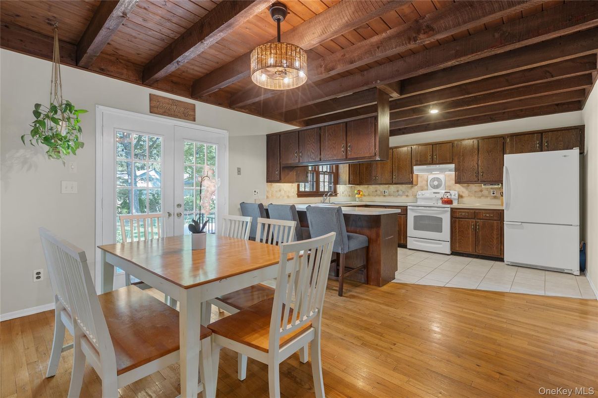 Chandelier, Dining room, Interior, Kitchen, Wooden Beams, Wooden Ceilings, Wood Texture Flooring