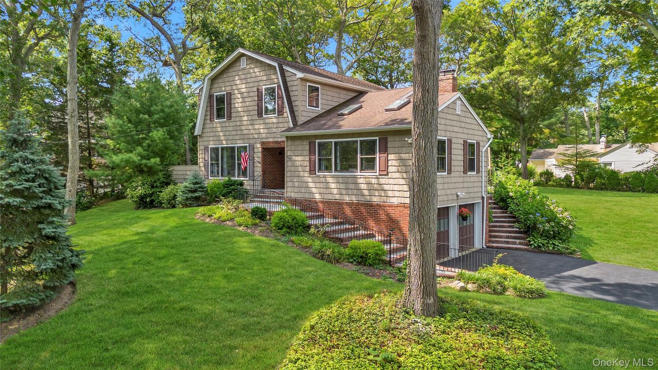 Exterior, Facade, Brick Facade, Cape Cod