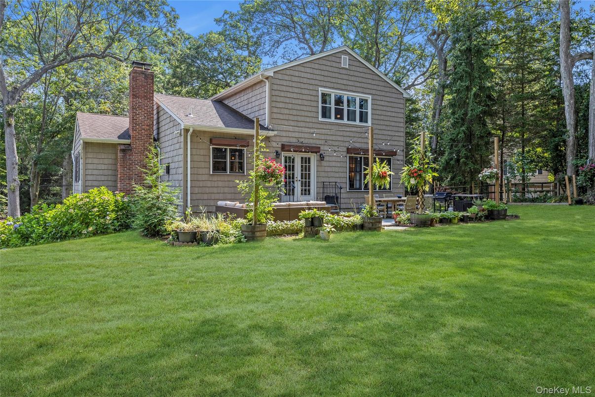 Backyard, Exterior, Facade, Log Home