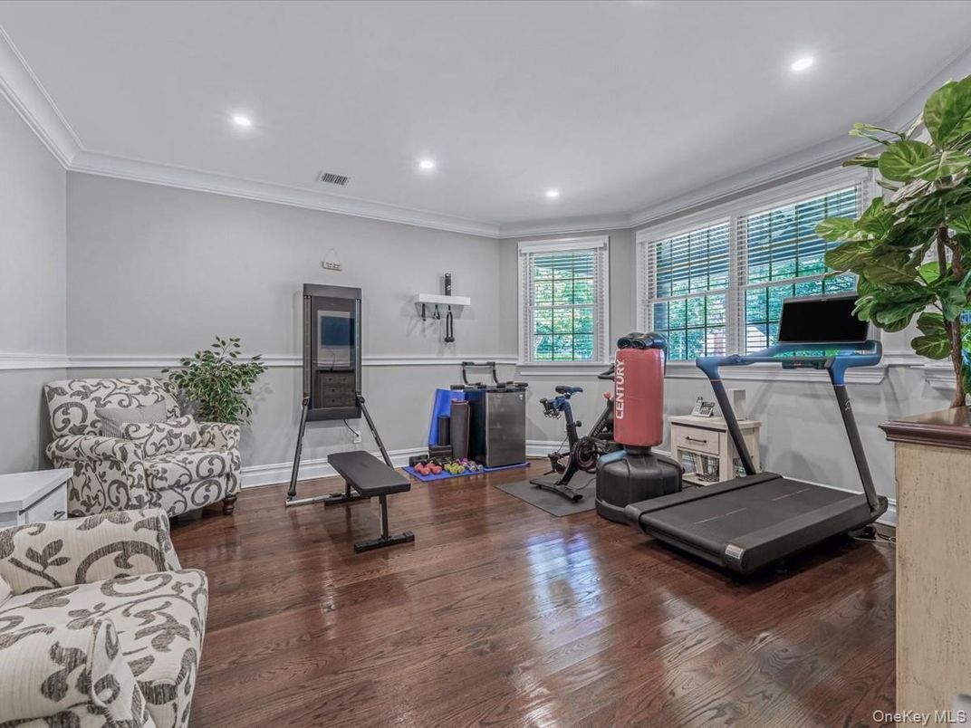 Fitness Equipment, Interior, Recessed Lighting, Wood Texture Flooring