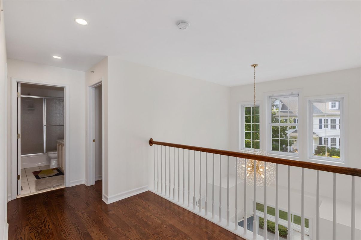 Bathroom, Interior, Recessed Lighting, Wood Texture Flooring