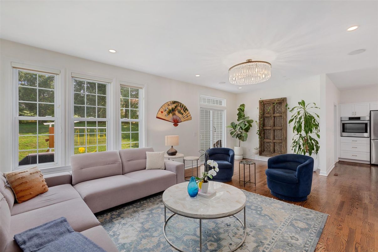 Chandelier, Interior, Living room, Recessed Lighting, Wood Texture Flooring