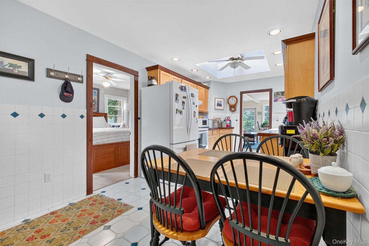 Dining room, Interior, Kitchen, Recessed Lighting