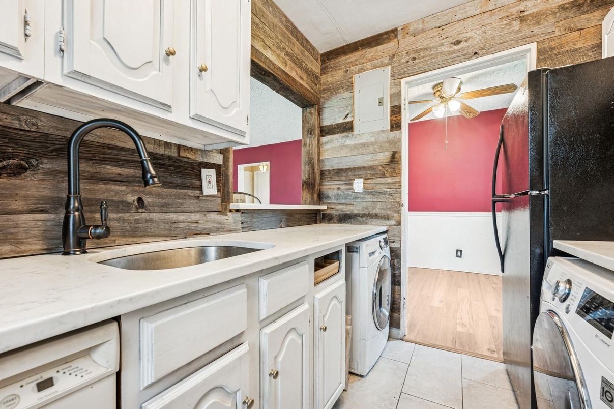 Interior, Kitchen, Washer, Wood Texture Flooring, Wooden Walls