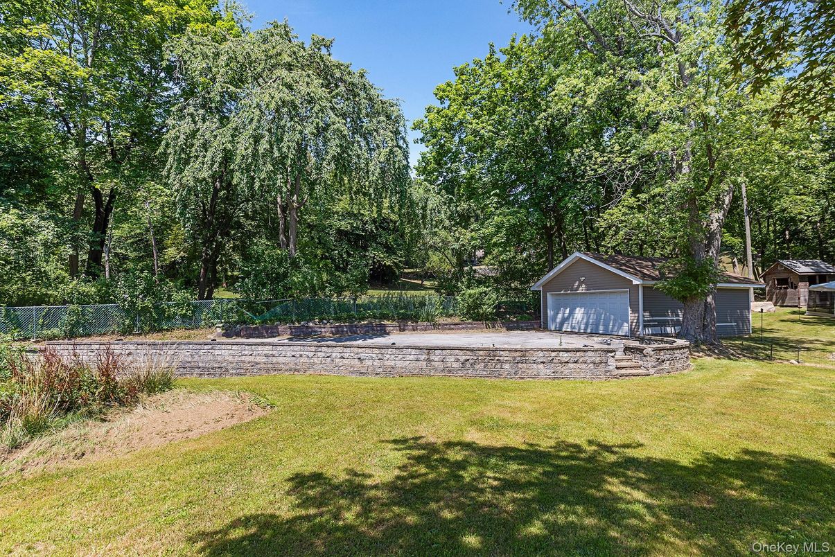 Backyard, Detached Garage, Exterior
