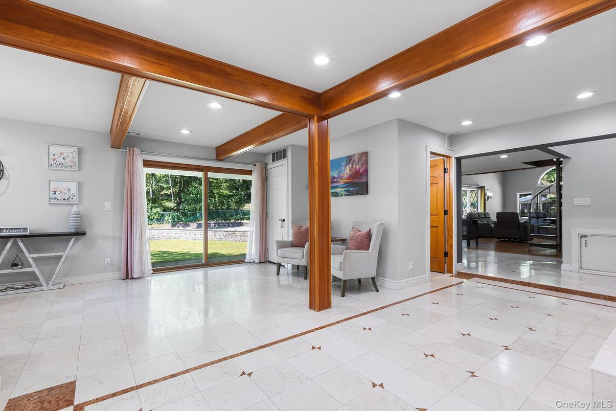 Fitness Equipment, Interior, Recessed Lighting, Wooden Beams