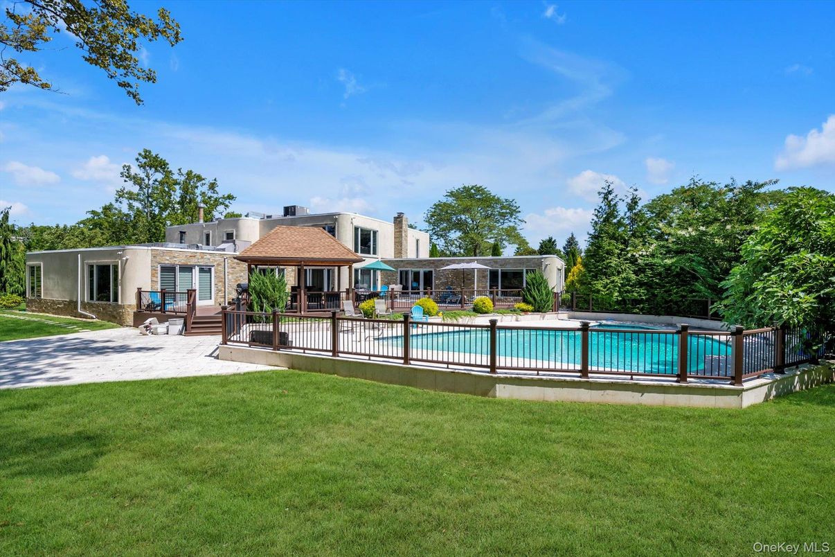 Backyard, Exterior, Pool