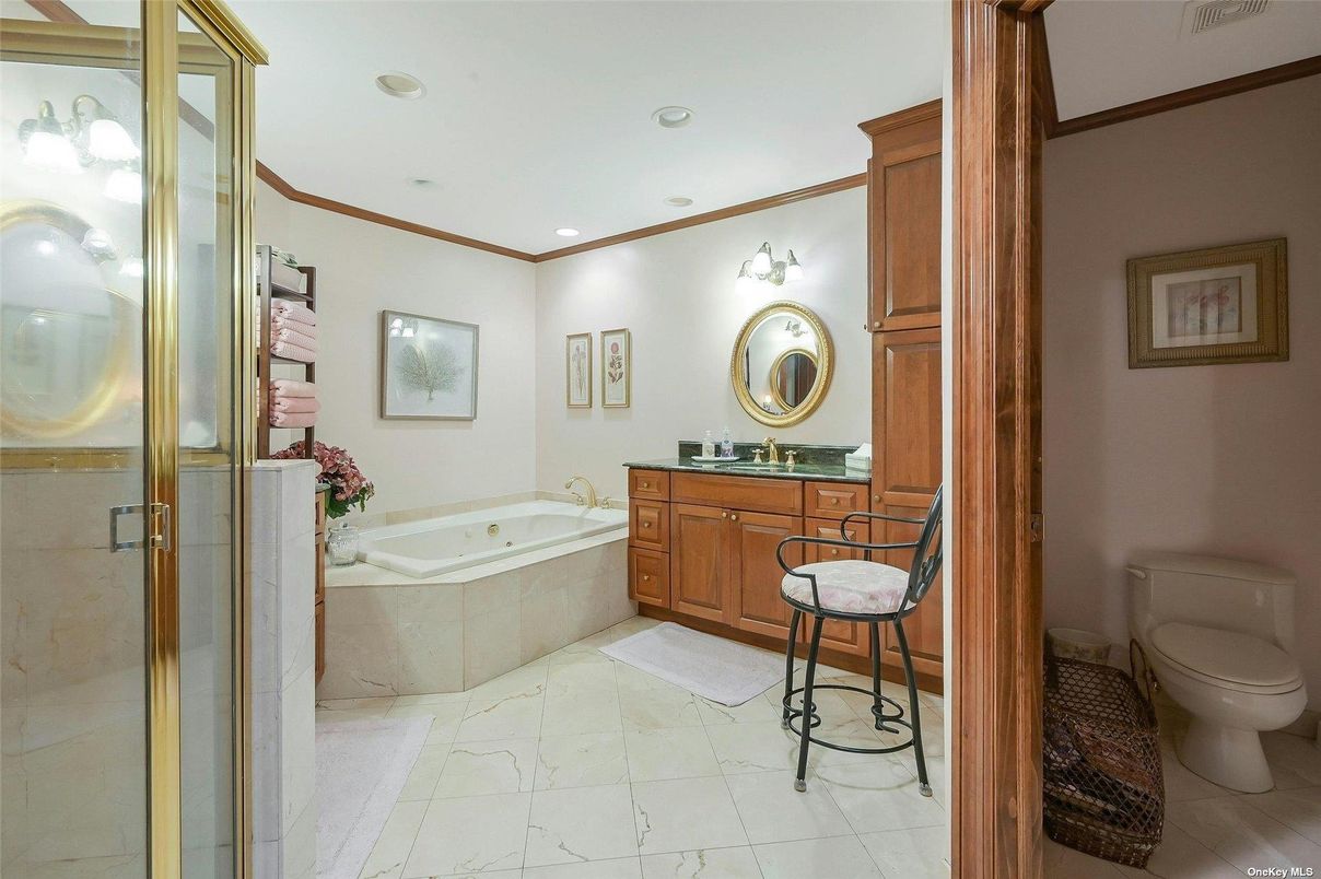 Bathroom, Interior, Recessed Lighting