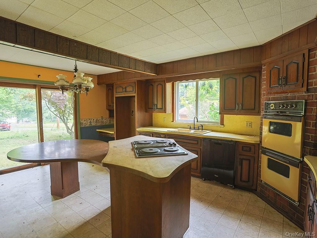 Chandelier, Interior, Kitchen