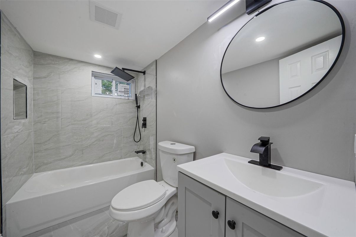 Bathroom, Interior, Marble Walls, Recessed Lighting