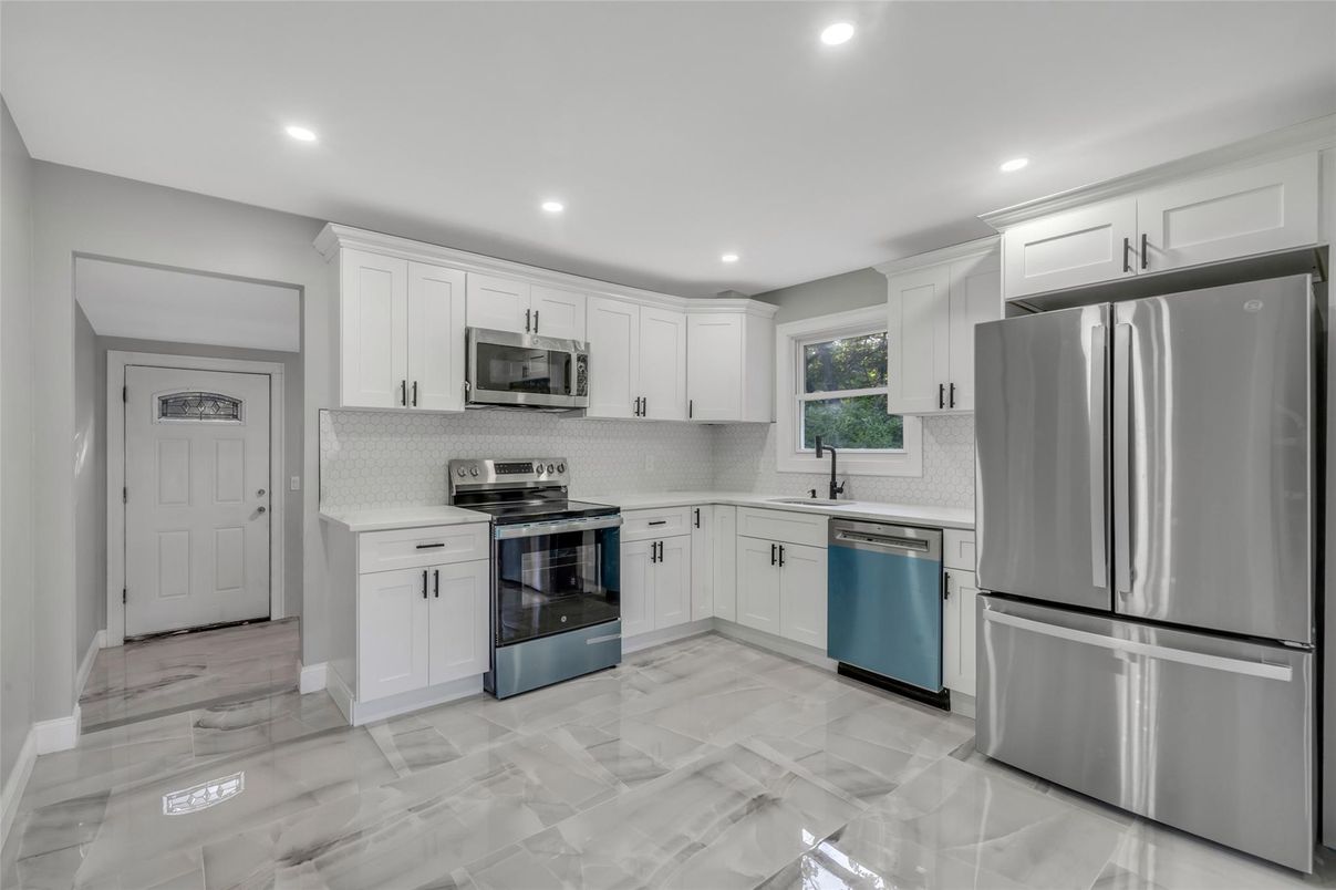Interior, Kitchen, Marble, Recessed Lighting, Stainless Steel Appliances