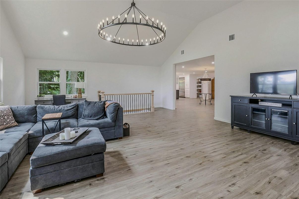 Chandelier, Interior, Living room, Pendant Lights, Recessed Lighting, Wood Texture Flooring