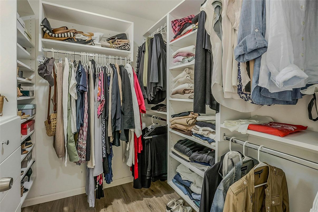 Interior, Walk-in Closets, Wood Texture Flooring
