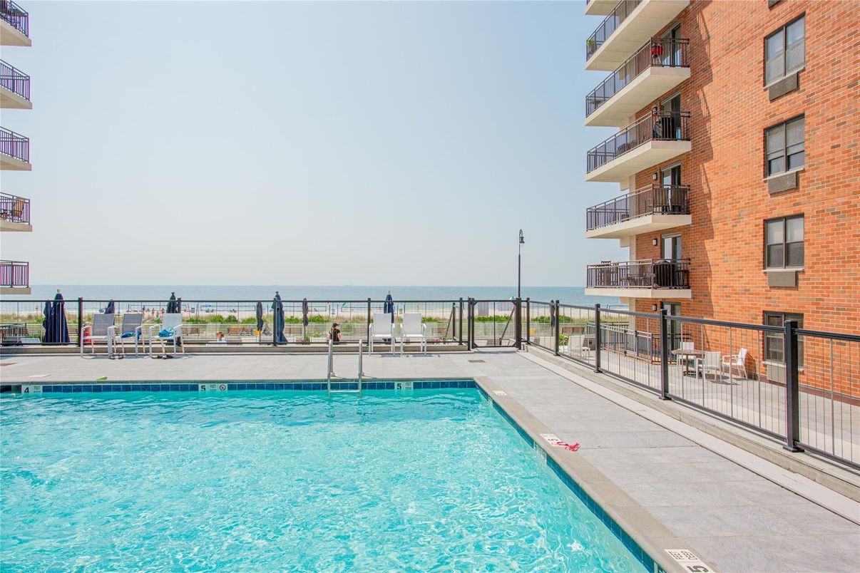 Exterior, Pool, Water