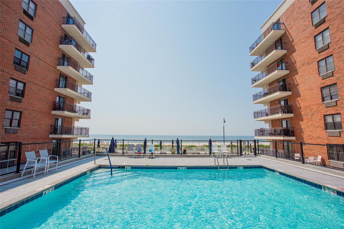 Exterior, Pool, Water