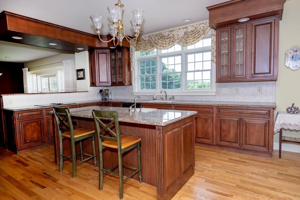 Chandelier, Interior, Kitchen, Recessed Lighting, Wood Texture Flooring
