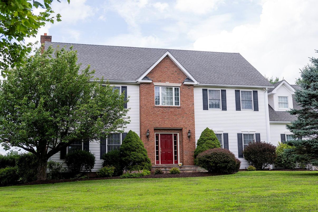 Exterior, Facade, Brick Facade, Georgian