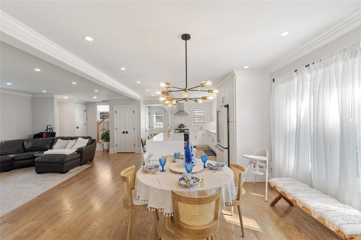 Dining room, Interior, Living room, Pendant Lights, Recessed Lighting, Wood Texture Flooring