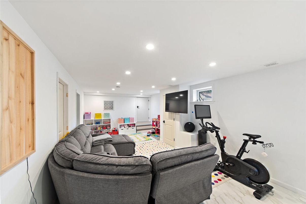 Fitness Equipment, Interior, Recessed Lighting