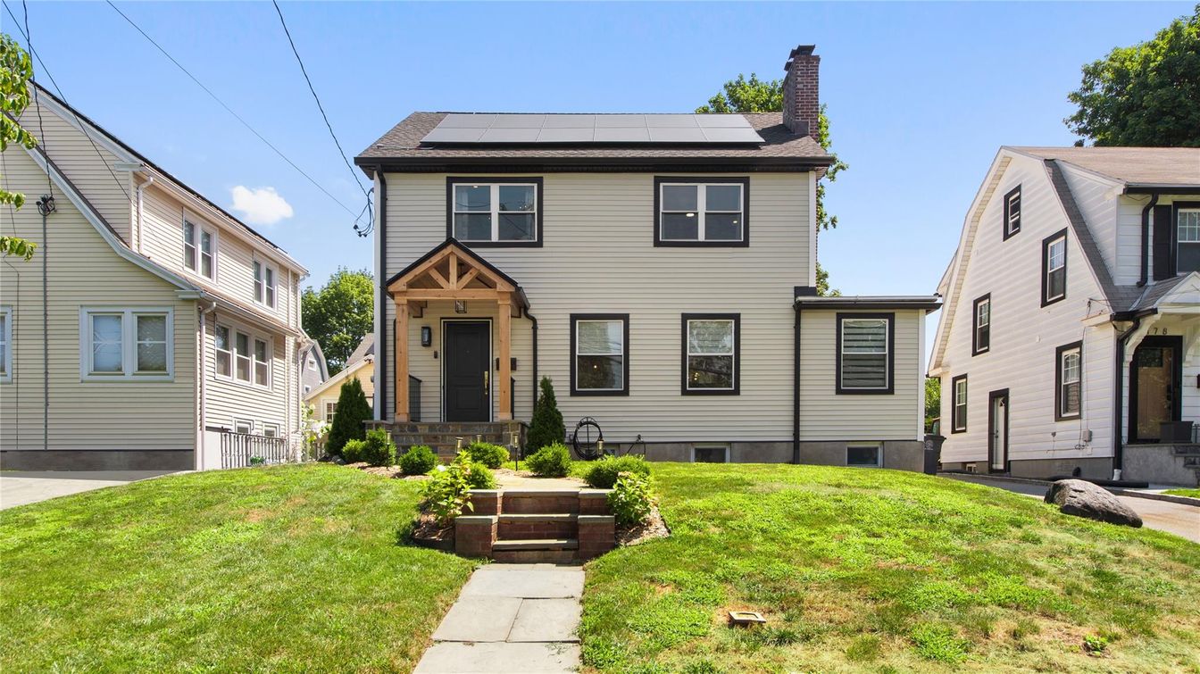 Backyard, Exterior, Facade, Solar Panels, American Foursquare