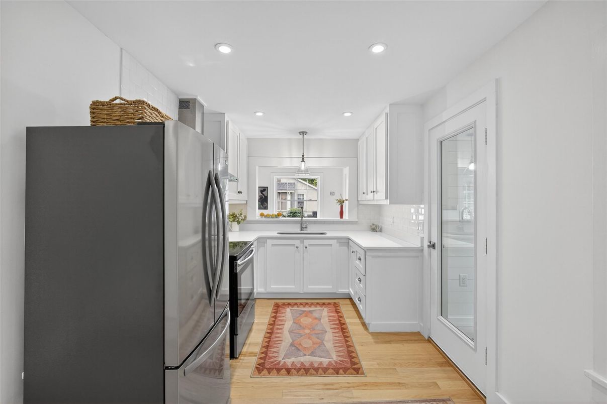 Interior, Kitchen, Pendant Lights, Recessed Lighting, Wood Texture Flooring