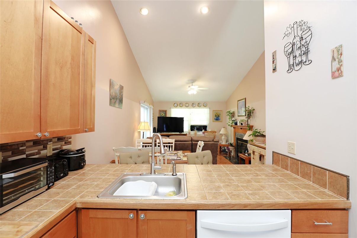 Interior, Kitchen, Living room, Recessed Lighting, Tile Countertops