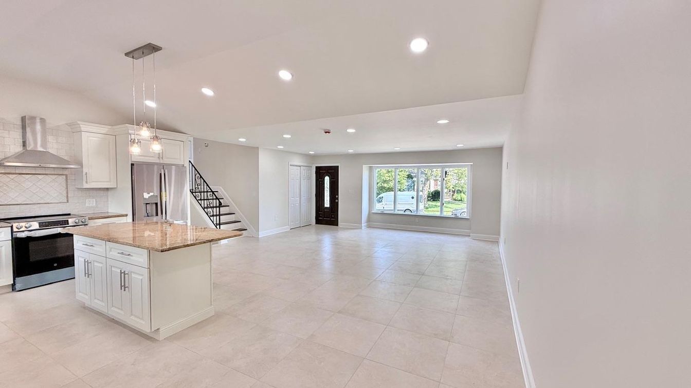 Interior, Kitchen, Pendant Lights, Recessed Lighting, Stainless Steel Appliances