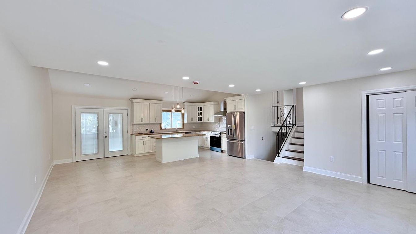 Interior, Kitchen, Pendant Lights, Recessed Lighting, Stainless Steel Appliances