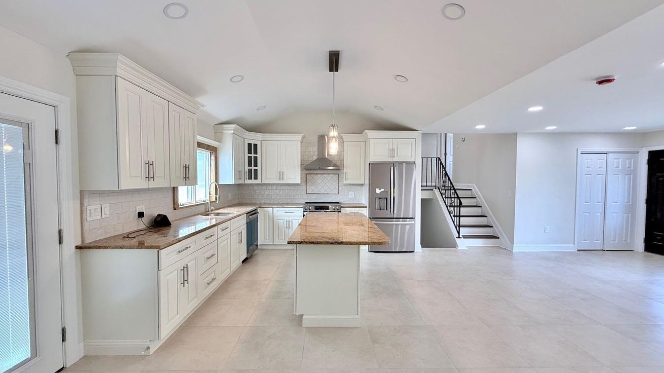 Interior, Kitchen, Pendant Lights, Recessed Lighting, Stainless Steel Appliances