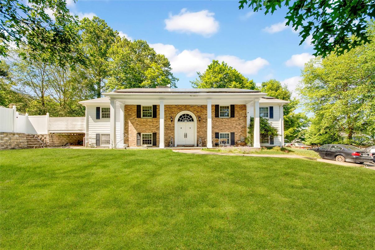 Backyard, Exterior, Facade, Brick Facade, Georgian