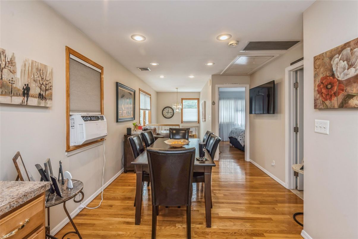 Dining room, Interior, Pendant Lights, Recessed Lighting, Wood Texture Flooring
