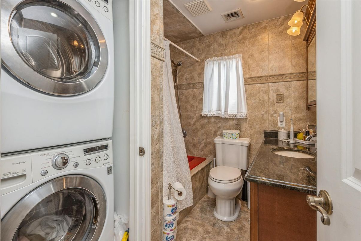 Bathroom, Interior, Utility Closets, Washer