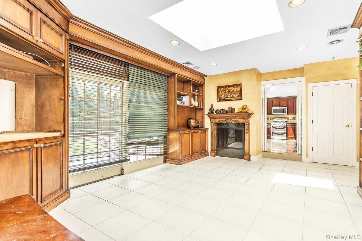 Fireplace, Interior, Recessed Lighting