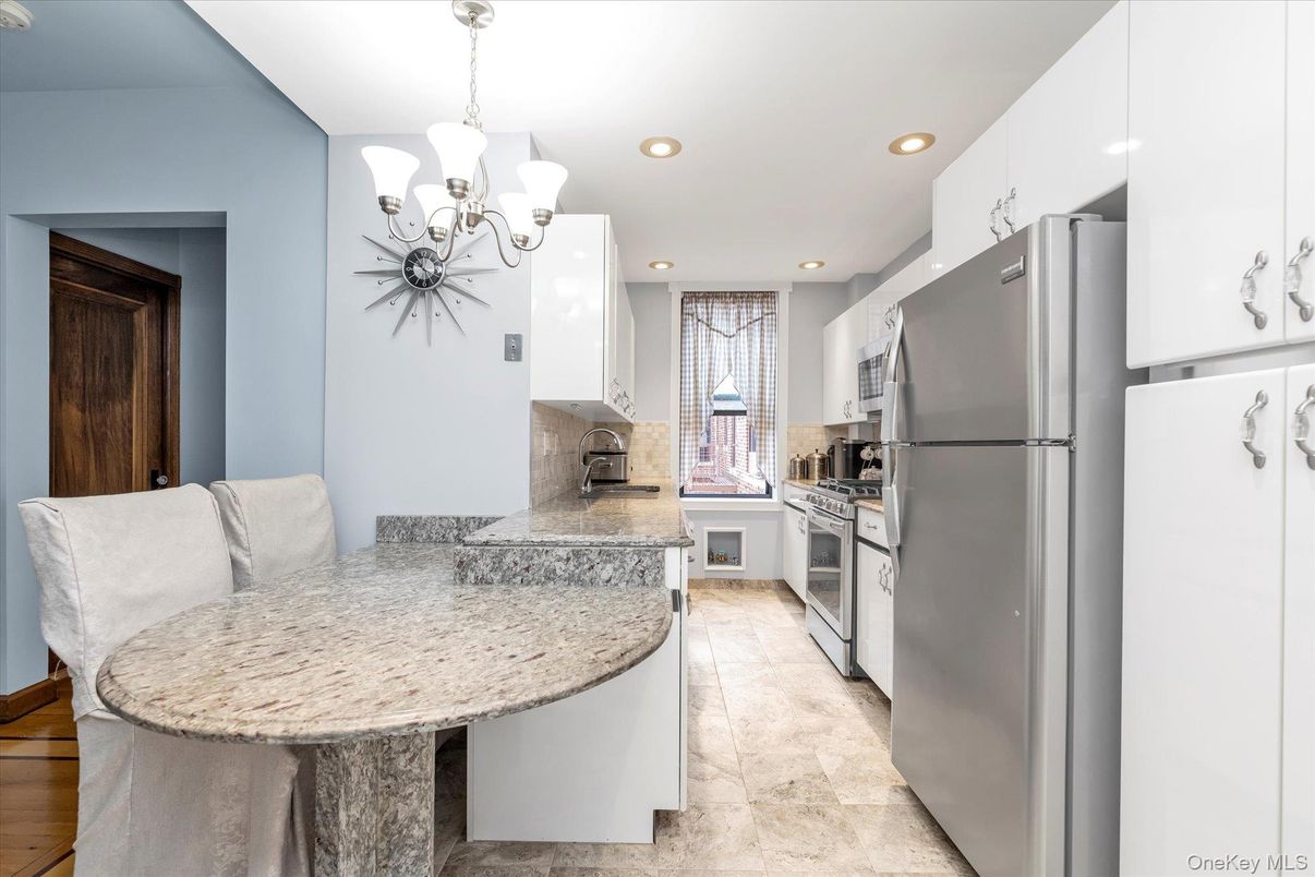 Chandelier, Interior, Kitchen, Recessed Lighting, Stainless Steel Appliances