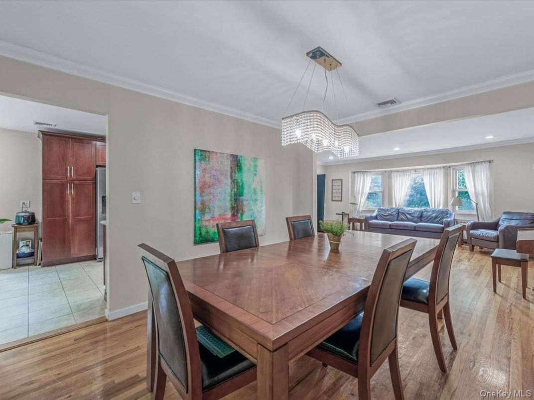 Dining room, Interior, Living room, Pendant Lights, Recessed Lighting, Wood Texture Flooring