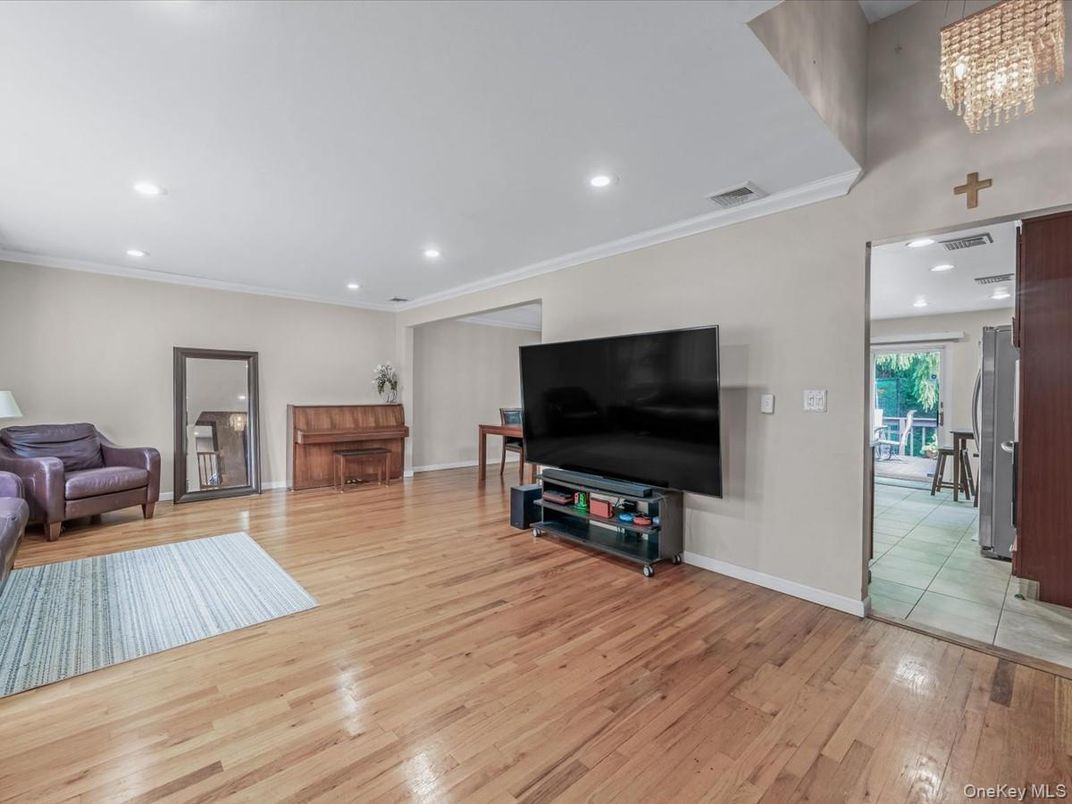 Chandelier, Interior, Recessed Lighting, Wood Texture Flooring