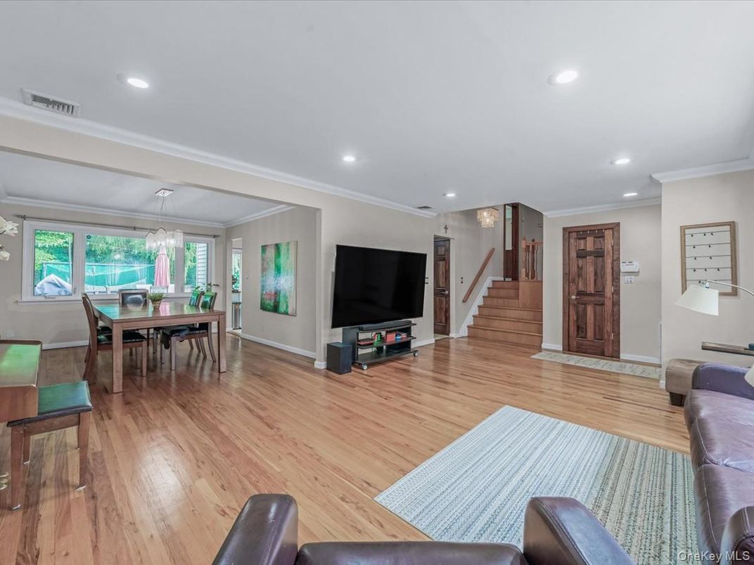 Chandelier, Dining room, Interior, Recessed Lighting, Wood Texture Flooring