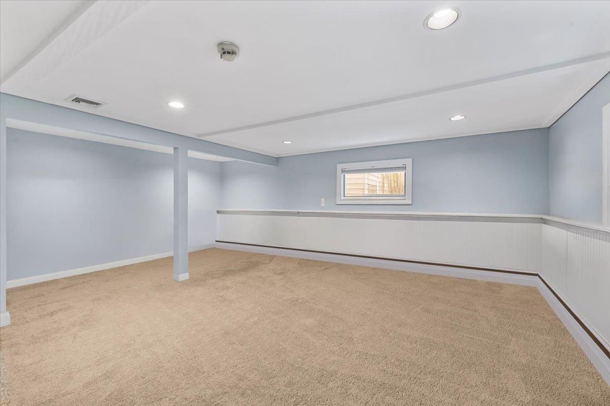 Empty room, Interior, Recessed Lighting