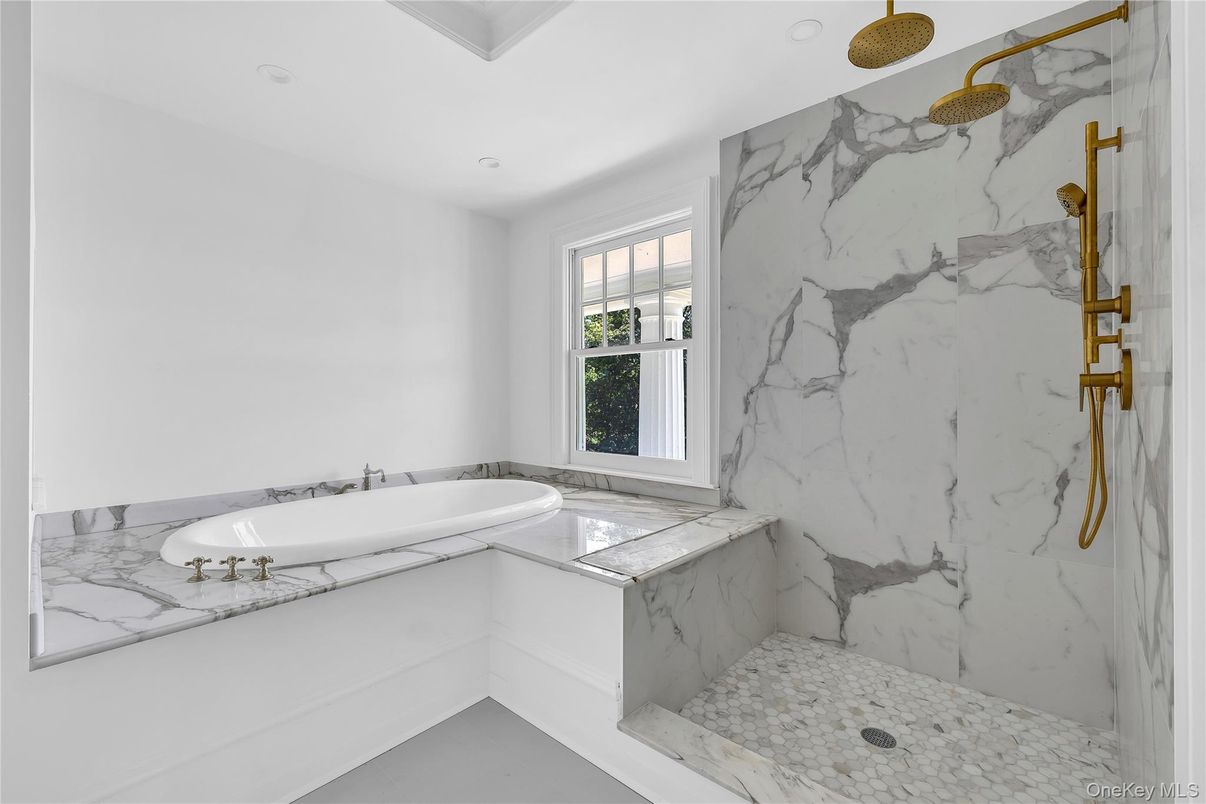 Bathroom, Interior, Marble Walls, Recessed Lighting