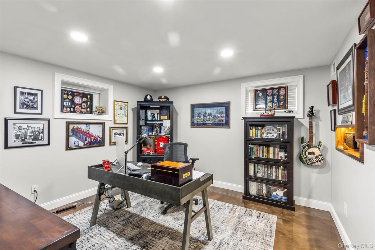 Home Office, Interior, Recessed Lighting, Wood Texture Flooring