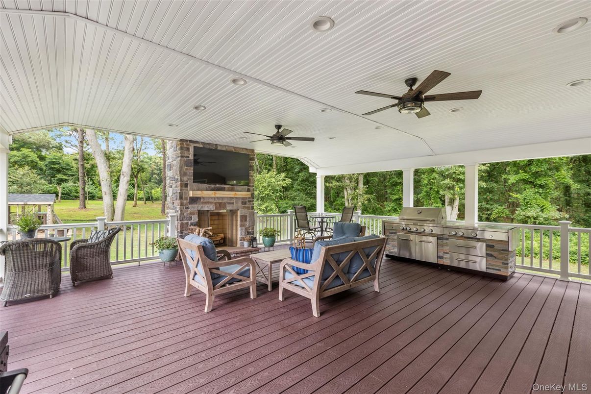 Exterior, Fireplace