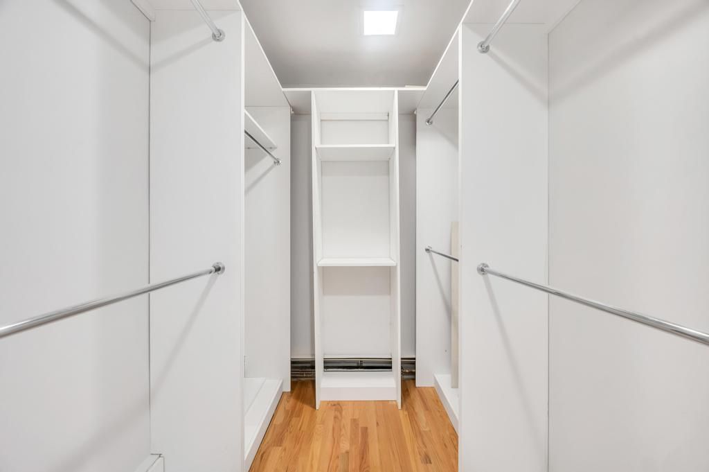 Interior, Walk-in Closets, Wood Texture Flooring