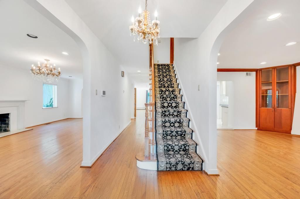 Chandelier, Fireplace, Interior, Recessed Lighting, Wood Texture Flooring