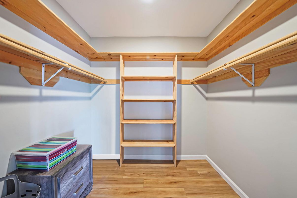 Interior, Walk-in Closets, Wood Texture Flooring