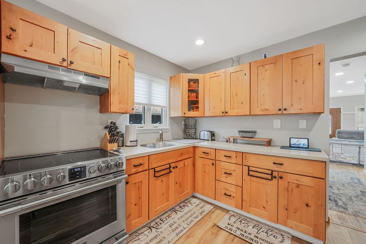 Interior, Kitchen, Recessed Lighting, Wood Texture Flooring