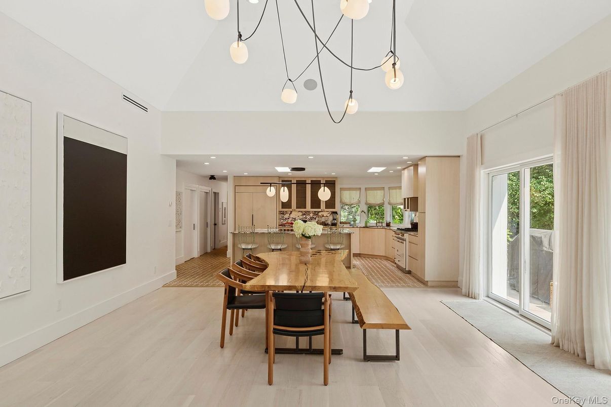 Dining room, Interior, Kitchen, Pendant Lights, Recessed Lighting, Wood Texture Flooring