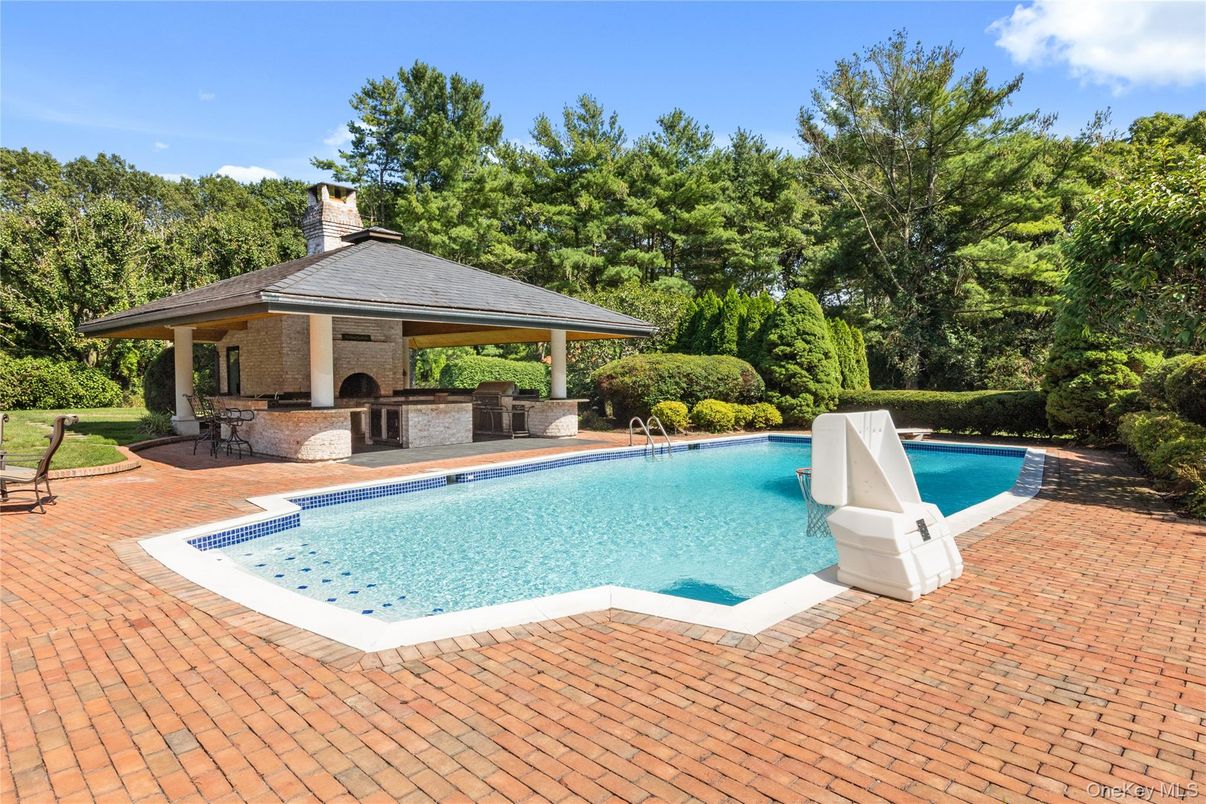 Exterior, Pool